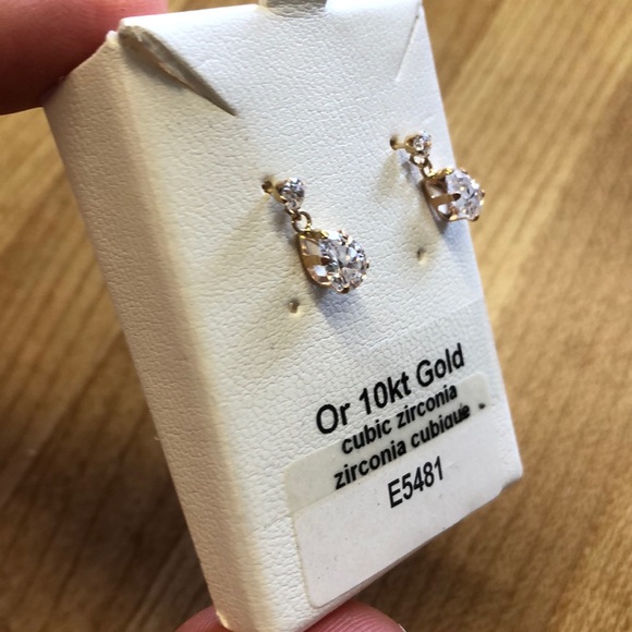 10k gold and Zirconium droplet earrings - Picture 2 of 5